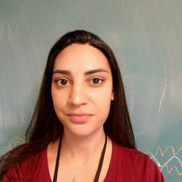 Meet your Posher, Jessica - Picture 3 of 3